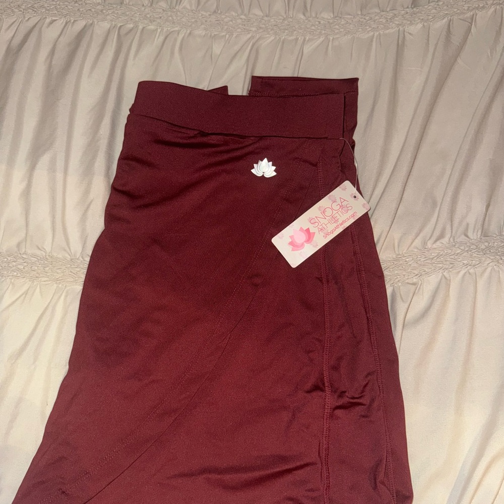 Women's burgundy snoga